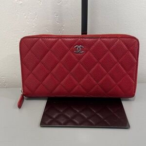 CHANEL Classic Red Quilted lambskin Wallet